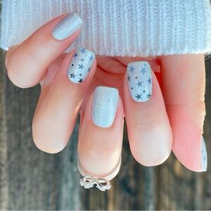 Under the Stars, Color Street